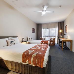 Classic Queen Room Courtyard Pool Access